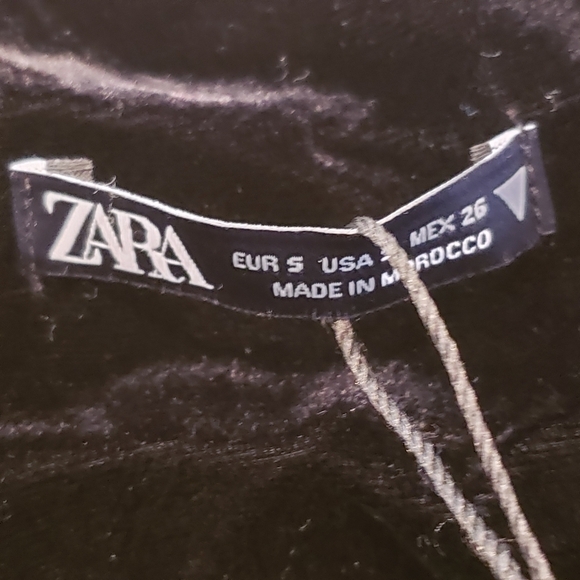 NEW Blogger's Favorite Zara Black Velvet Chain Dress Small - Picture 9 of 11